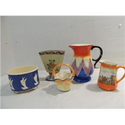 LOT 5 VINTAGE CZECHSLOVAKIAN CERAMICS: 2 PITCHERS,