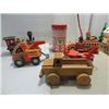 Image 1 : LOT 6 VINTAGE CHILD TOYS: TINKER TOY, MICKEY &