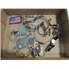 Image 2 : MIXED LOT: 16 LADY QUARTZ WRIST WATCHES & MANY KEY