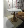 Image 1 : 18DX16H MARBLE TOP PEDSTAL ACCENT TABLE