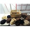 Image 1 : LOT 13 VINTAGE 1940S LADYS CASUAL HATS