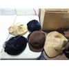 Image 2 : LOT 13 VINTAGE 1940S LADYS CASUAL HATS