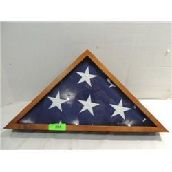 MILITARIANA IN CASED GLASS & OAK WOOD SERVICE FLAG