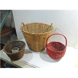 LOT 3 VINTAGE REED WOVEN BASKETS, HANDLES CLOTHES