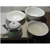 Image 1 : LOT 4 VINTAGE ENAMALWARE: 3 WASH BASINS & COFFEE