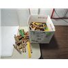 Image 1 : JACK POT LOT VINTAGE LINCOLN LOGS, 100S OF PIECES