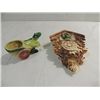 Image 1 : LOT 2 VINTAGE CERAMIC ITEMS: MCCOY WALL POCKET, &