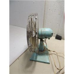 VINTAGE SUPERIOR ELECTRIC OCILLATING METAL FAN