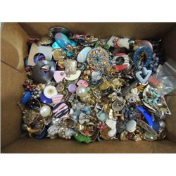 HUGE SELECTION VINTAGE COSTUME JEWELRY ALL EARRING