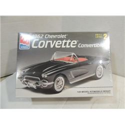 AMT ERTL PLASTIC MODEL KIT 1962 CORVETTE CONVERT