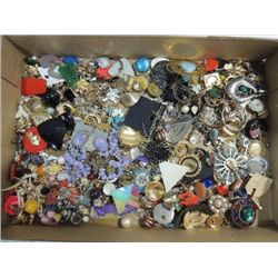 TOO MANY TO COUNT VINTAGE LADYS EARRINGS