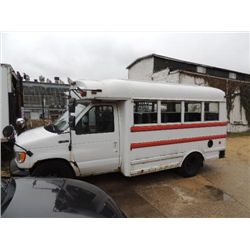 1992 USED FORD E350 CUTAWAY VAN