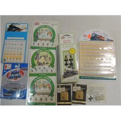 LOT 10 NEW IN PACKAGE N GAUGE PEOPLE & SIGNS: