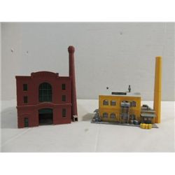 LOT 3 ASSEMBLED N GAUGE FACTORY BUILDING & CHIMNEY