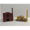 Image 1 : LOT 3 ASSEMBLED N GAUGE FACTORY BUILDING & CHIMNEY