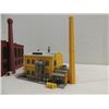 Image 2 : LOT 3 ASSEMBLED N GAUGE FACTORY BUILDING & CHIMNEY