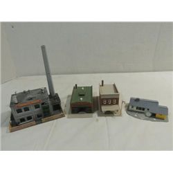 LOT 4 N GAUGE ASSEMBLED BUILDINGS: PAINT FACTORY,