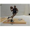 Image 2 : LOT 3 STARTING LINEUP SPORTS FIGURINES: LEMIEUX,