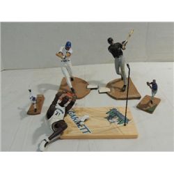 LOT 3 STARTING LINEUP SPORTS FIGURINES: PIAZZA,