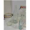 Image 3 : LOT 13 VINTAGE GLASS SEAL TOP JARS: 1 GAL, 3 QUART