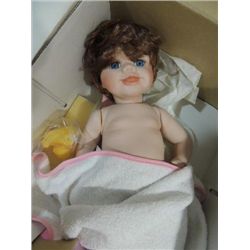 WORLD GALLERY PROCELAIN BABY DOLL - SUZY BATH TUB