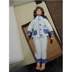 2008 AEL VINYL GIRL DOLL #10558300