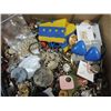 Image 2 : HUGE SELECTION COSTUME JEWELRY: EARRINGS, PINS &