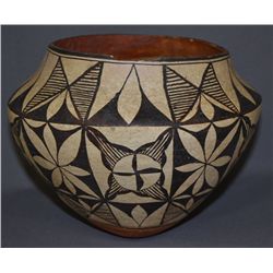ACOMA POTTERY JAR