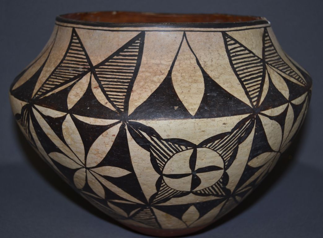 ACOMA POTTERY JAR
