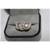 Image 3 : 14KT WHITE GOLD LADIES CUSTOM DESIGNED SOUTH SEA PEARL AND DIAMOND RING. SET WITH ONE SOUTH SEA