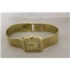 Image 5 : ONE MEN'S 14KT YELLOW GOLD SEIKO DESS STYLE WRIST WATCH. THE WATCH HAS A SQUARE SHAPED CASE OF 26 X