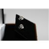 Image 2 : ONE PAIR OF 14KT WHITE GOLD DIAMOND SOLITAIRE DESIGN EARSTUDS. MADE IN A CLASSIC FOUR CLAW TIFFANY