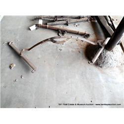 DOUBLE SINGLE TREE IMPLEMENT HITCH