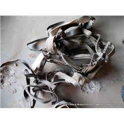 LOT: HARNESSES