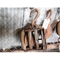 WOODEN PULLY BLOCK