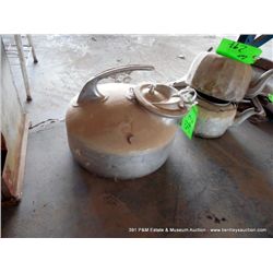 MILKING MACHINE CANISTER