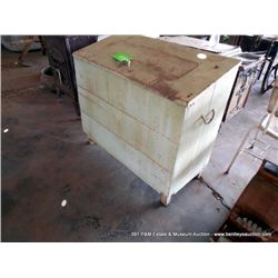 WOODEN CHUCK WAGON BOX