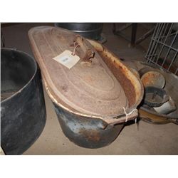 CAST IRON LAUNDRY POT