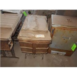 WHITE ROTARY SEWING MACHINE