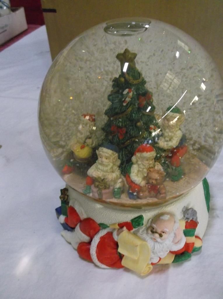 Large Vintage Snow Globe