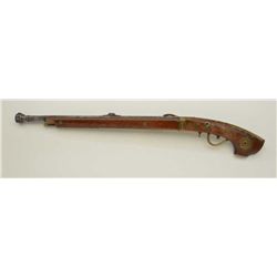 Japanese Matchlock carbine with inlaid mon or crest, fancy muzzle, approx. 30” overall and in very g