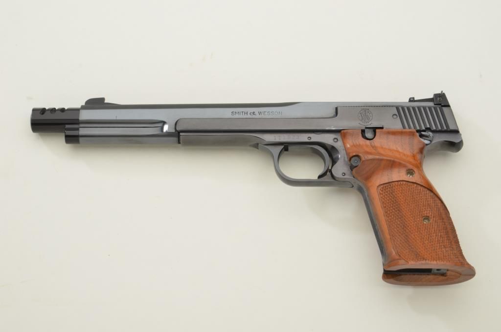 Smith Wesson Model 41 22LR Semi auto Pistol 8 1 2 Barrel With smith-wesson-model-41-22lr-semi-auto-pistol-8-1-2-barrel-with