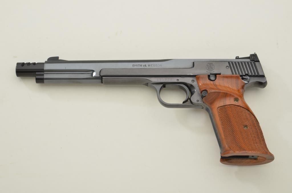 smith-wesson-model-41-22lr-semi-auto-pistol-8-1-2-barrel-with