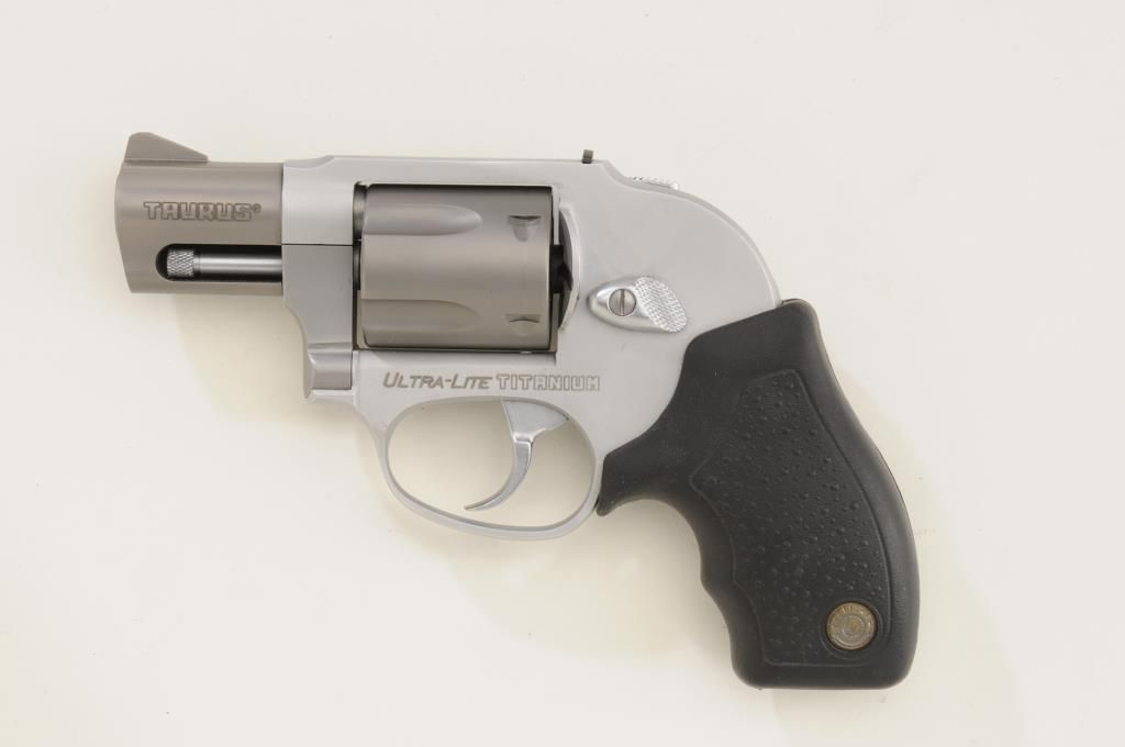 Taurus Model 85 Ultra-Lite Titanium DA revolver with Scandium frame and ...