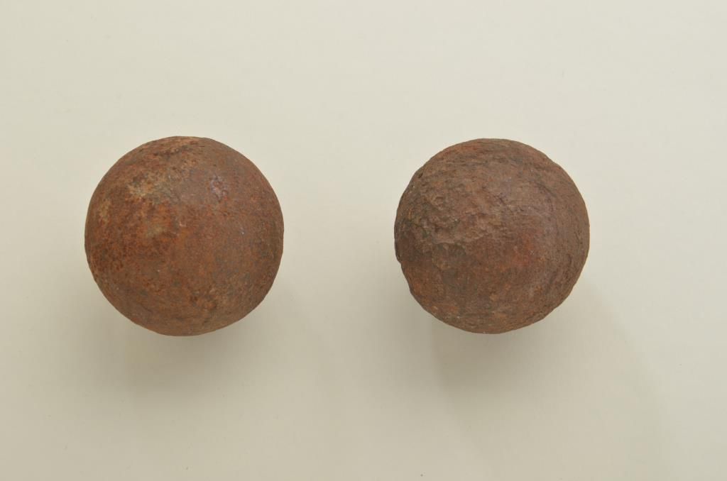 Lot of 2 small iron cannon balls, each approx. 2” in diameter, appear