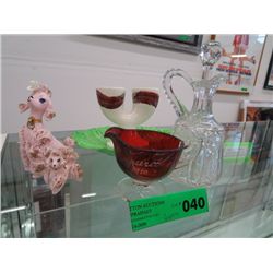 Six pieces of glass and porcelain