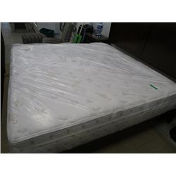 New Serta king size mattress