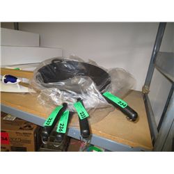 Wok with handles