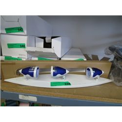 New three-bulb light fixture