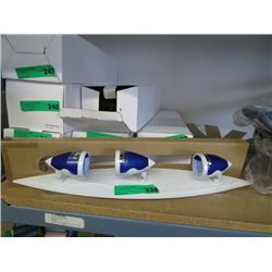 New three-bulb light fixture